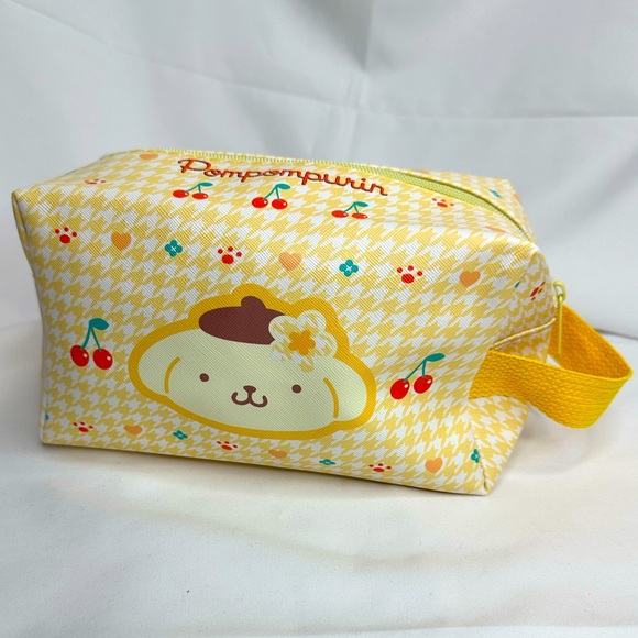 Sanrio Hello Kitty & Friends 8" x 4.5" x 4" Bag With Handle - Picture 4 of 10